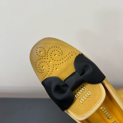 LOAFERS WITH BOW IN DUST YELLOW SUEDE