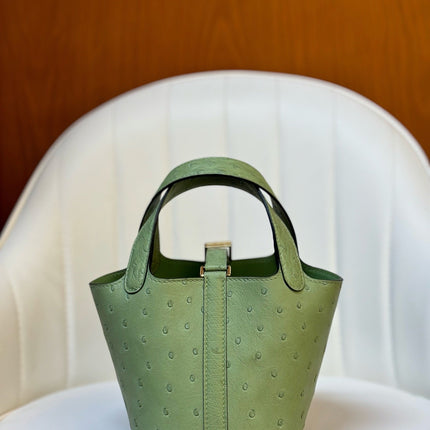 HM 25S PICOTIN LOCK 14 CM IN OLIVE GREEN OSTRICH WITH GOLD HARDWARE