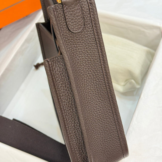 HM 26S EVELYNE BAG 23CM IN DARK BROWN GRAINED CALFSKIN