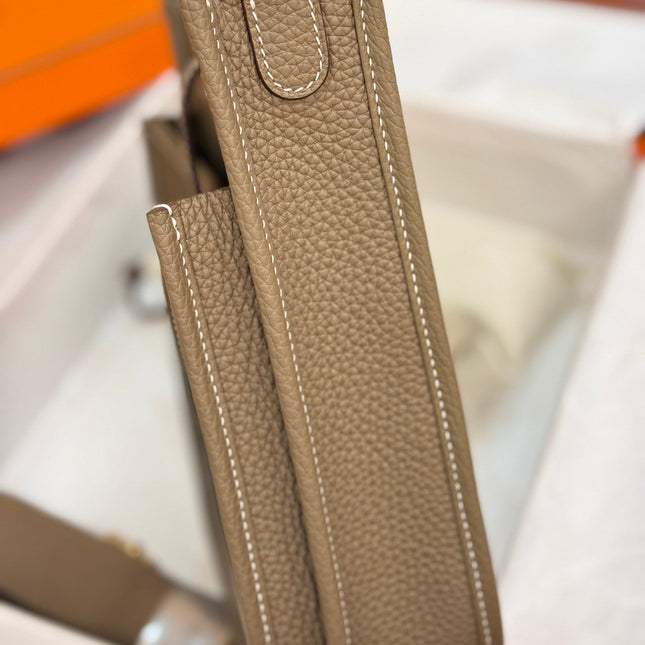 HM 26S EVELYNE BAG 23CM IN LIGHT BROWN GRAINED CALFSKIN