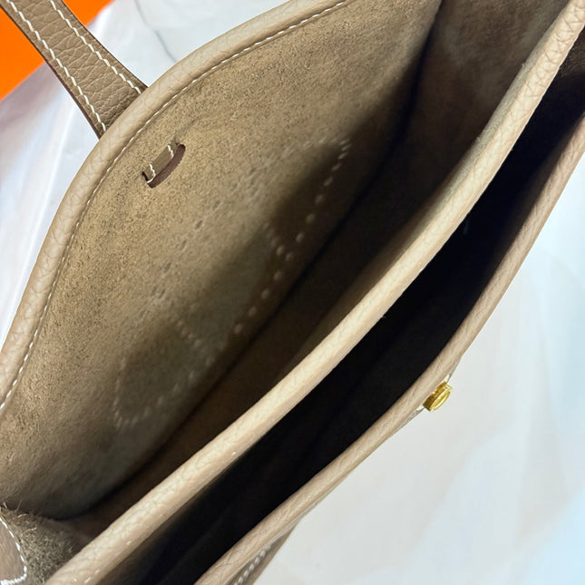HM 26S EVELYNE BAG 23CM IN LIGHT BROWN GRAINED CALFSKIN
