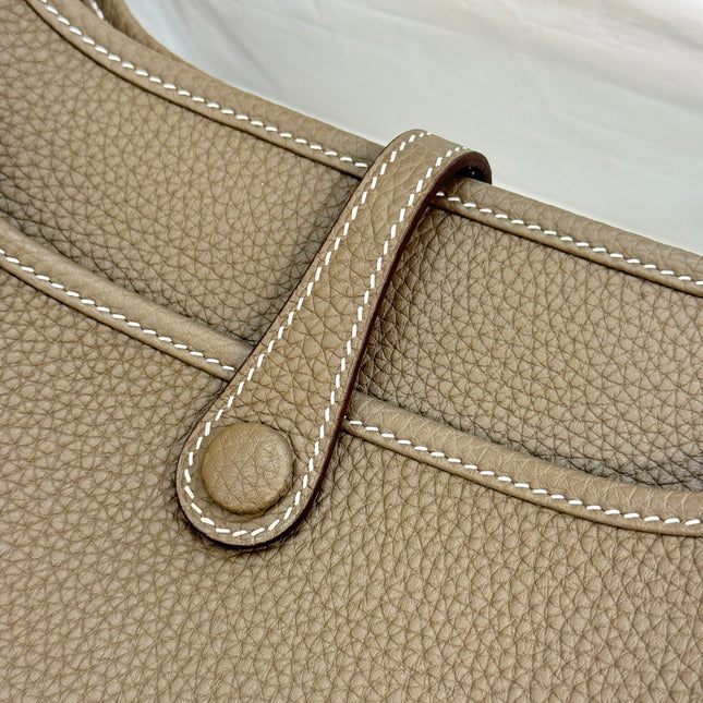 HM 26S EVELYNE BAG 23MM IN LIGHT BROWN GRAINED CALFSKIN