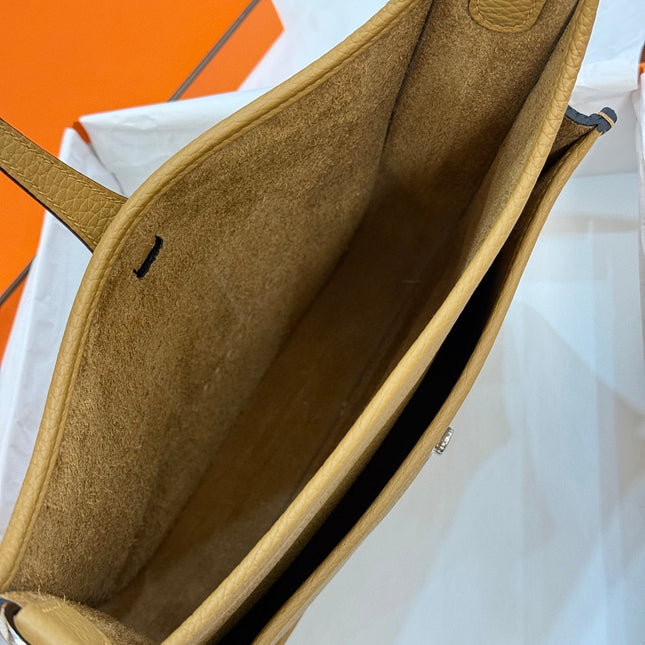 HM 26S EVELYNE BAG 23CM IN GOLDEN BROWN GRAINED CALFSKIN