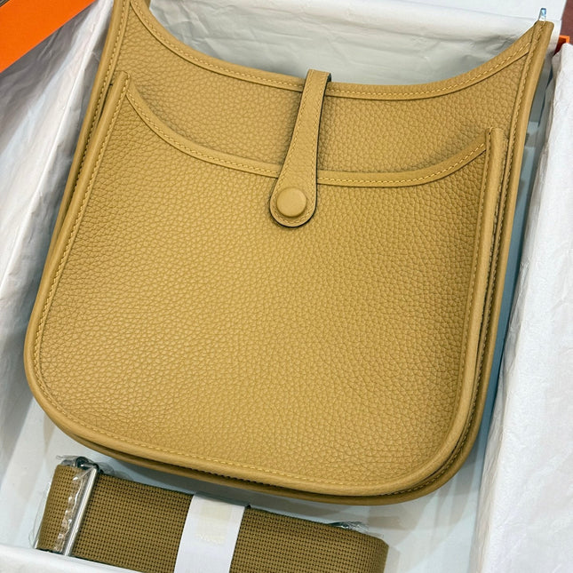 HM 26S EVELYNE BAG 23CM IN GOLDEN BROWN GRAINED CALFSKIN