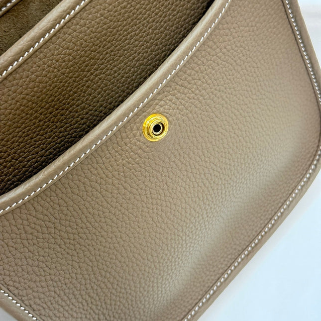 HM 26S EVELYNE BAG 23MM IN LIGHT BROWN GRAINED CALFSKIN