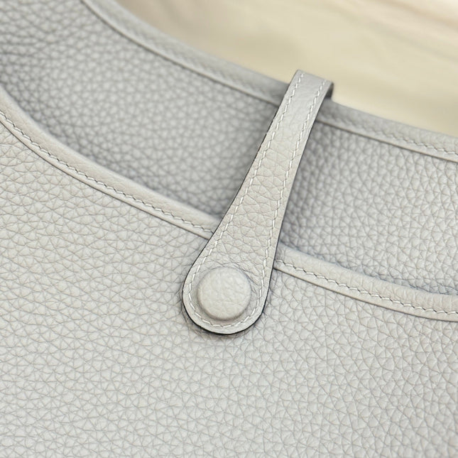 HM 26S EVELYNE BAG 23MM IN LIGHT GRAY GRAINED CALFSKIN