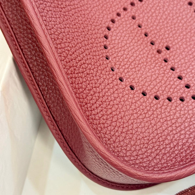 HM 26S EVELYNE BAG 23MM IN WINE RED GRAINED CALFSKIN