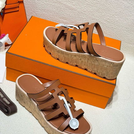 ISABELLA SANDAL CARAMEL CALFSKIN