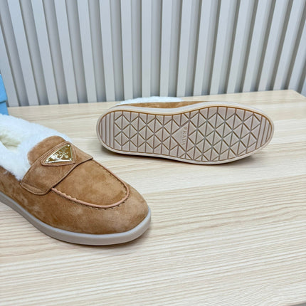 LOAFER IN CAMEL SUEDE AND FUR LINING ATTACHED TRIANGLE LOGO