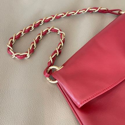 CHANEL 26S SHOULDER BAG 23 IN RED LAMBSKIN GOLD HARDWARE WITH PEARL