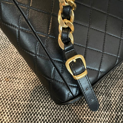 CHANEL 26S BACKPACK WITH FRONT POCKET 21 IN BLACK QUILTED LAMBSKIN GOLD HARDWARE