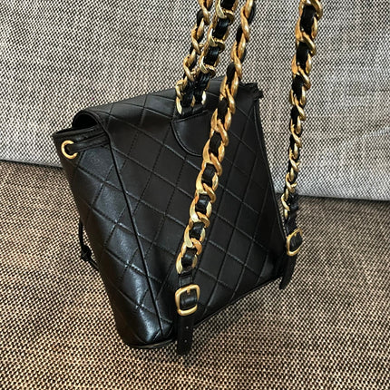 CHANEL 26S BACKPACK WITH FRONT POCKET 21 IN BLACK QUILTED LAMBSKIN GOLD HARDWARE