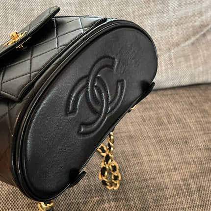 CHANEL 26S BACKPACK 17 IN BLACK QUILTED LAMBSKIN GOLD HARDWARE