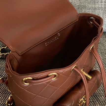 CHANEL 26S BACKPACK WITH FRONT POCKET 21 IN BROWN QUILTED LAMBSKIN GOLD HARDWARE