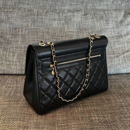 CHANEL 26S LARGE CC LOGO FLAP SHOULDER BAG 33 IN BLACK CAVIAR CALFSKIN GOLD HARDWARE