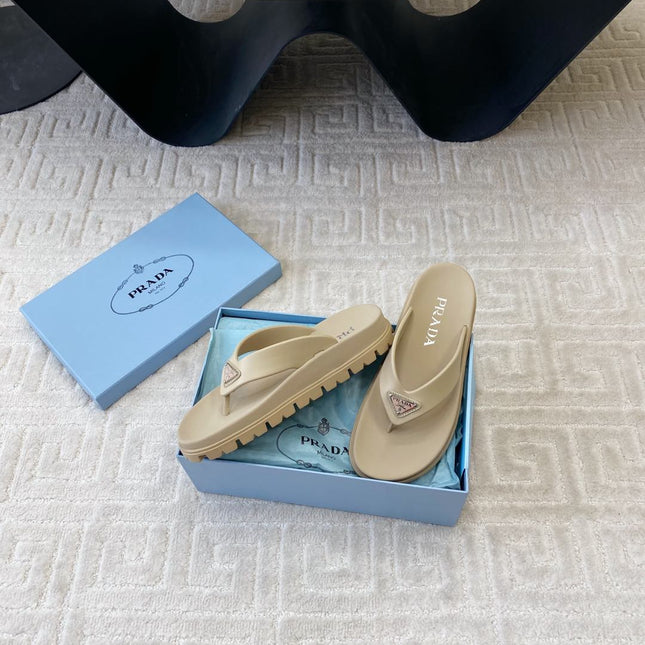 THICK-SOLED FLIP FLOPS IN ECRU BEIGE RUBBER