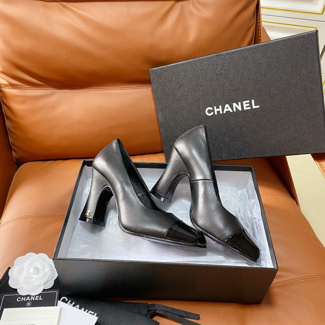 CHANEL 26S HIGH-HEEL 90 MM IN BLACK PATENT AND GUNMETAL LAMBSKIN