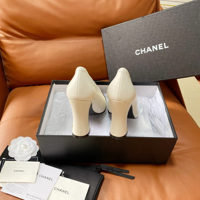 CHANEL 26S HIGH-HEEL 90 MM IN BLACK AND WHITE LAMBSKIN