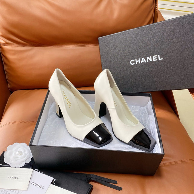 CHANEL 26S HIGH-HEEL 90 MM IN BLACK AND WHITE LAMBSKIN