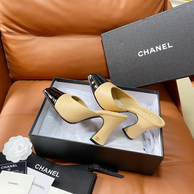 CHANEL 26S HIGH-HEEL MULES 90 MM IN BLACK AND BEIGE LAMBSKIN