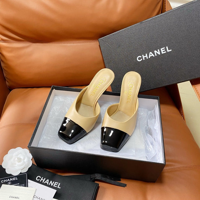 CHANEL 26S HIGH-HEEL MULES 90 MM IN BLACK AND BEIGE LAMBSKIN