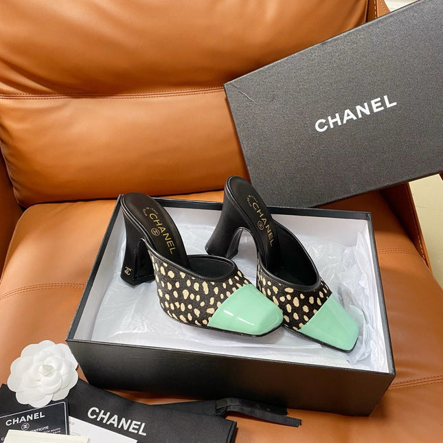 CHANEL 26S HIGH-HEEL MULES 90 MM IN PASTEL MINT GREEN LAMBSKIN AND LEOPARD PRINT PONY HAIR