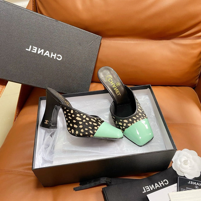 CHANEL 26S HIGH-HEEL MULES 90 MM IN PASTEL MINT GREEN LAMBSKIN AND LEOPARD PRINT PONY HAIR
