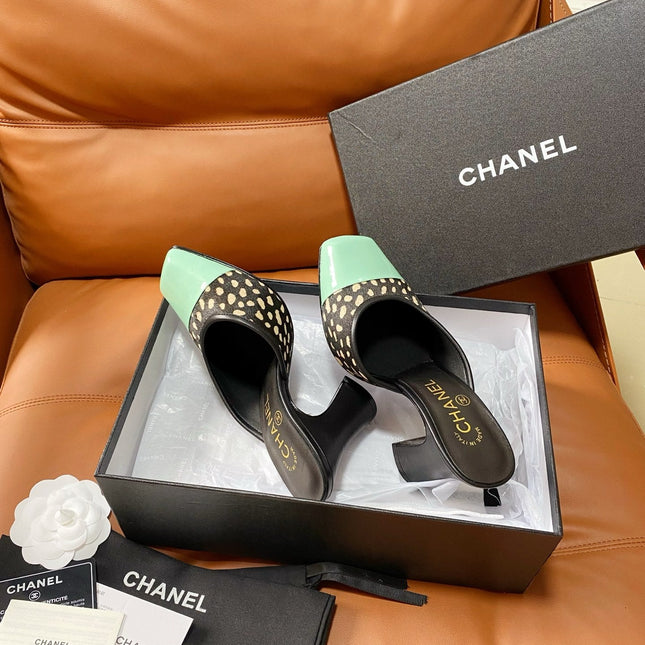 CHANEL 26S HIGH-HEEL MULES 90 MM IN PASTEL MINT GREEN LAMBSKIN AND LEOPARD PRINT PONY HAIR
