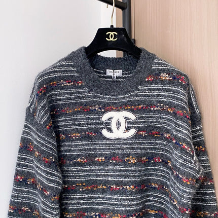 CHANEL 25S LONG-SLEEVE SWEATER 535