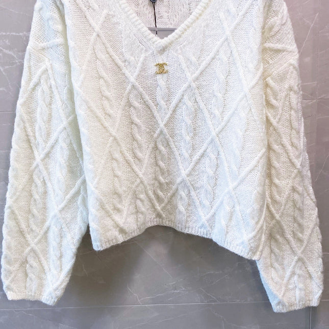 CHANEL 26S V-NECK SWEATER 656