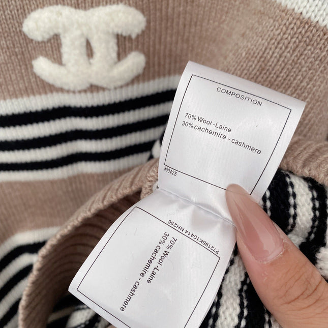 CHANEL 26S CREW NECK SWEATER 856