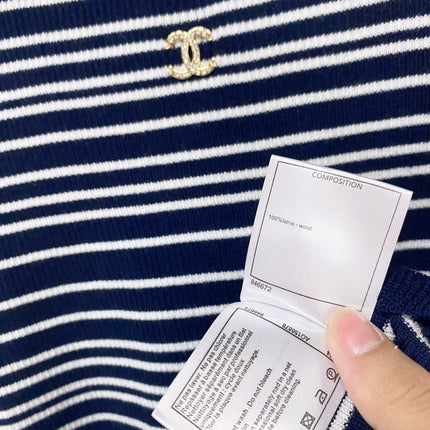 CHANEL 26S SHORT-SLEEVE SWEATER STYLE 1052