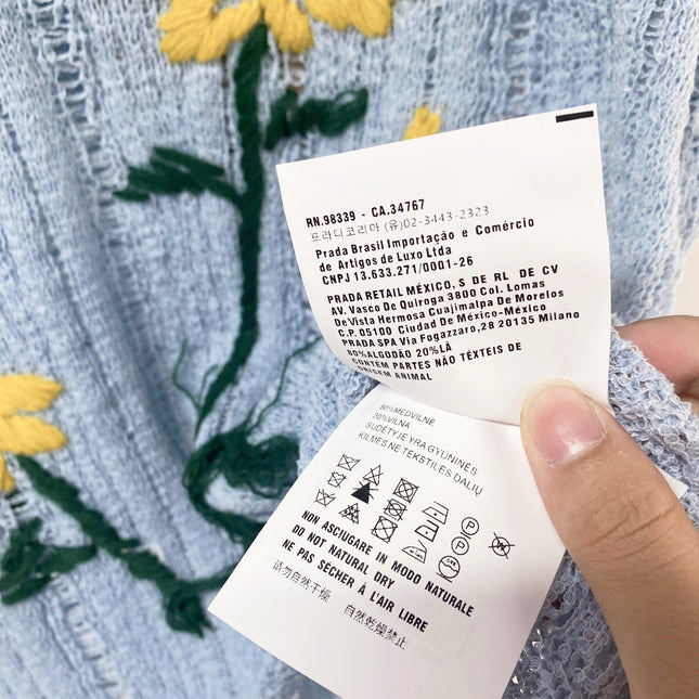 MIUMIU 26S SLEEVELESS SWEATER STYLE 1132