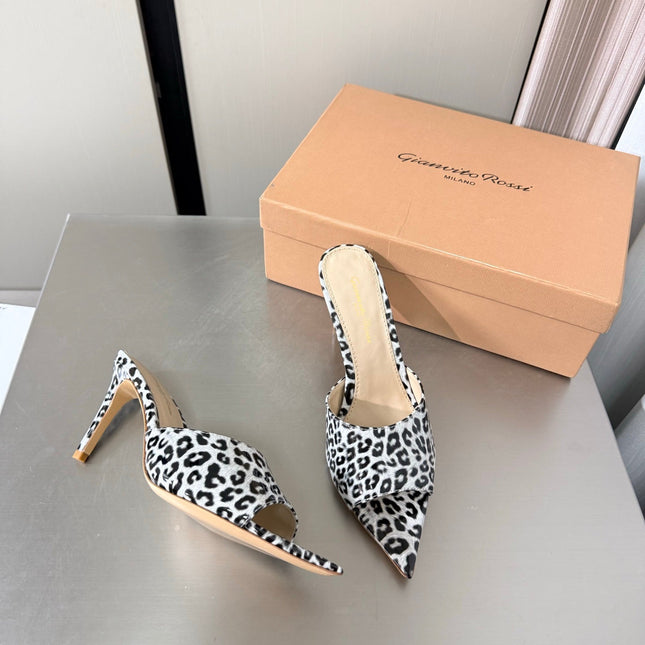 GIANVITO ROSSI 26S POINTED-TOE SANDALS 90 MM IN BLACK AND WHITE LEOPARD PRINT LEATHER 