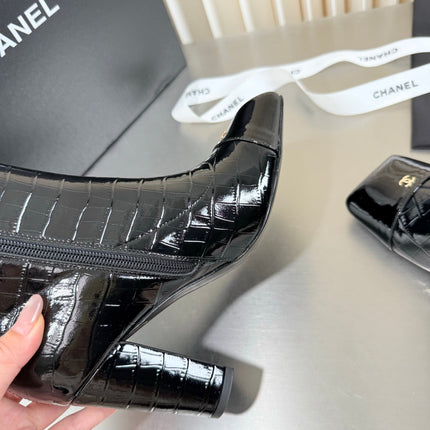 CHANEL 26S ZIPPER BOOTS 75 MM IN BLACK PATENT LEATHER CROCODILE EMBOSSED AND CALFSKIN