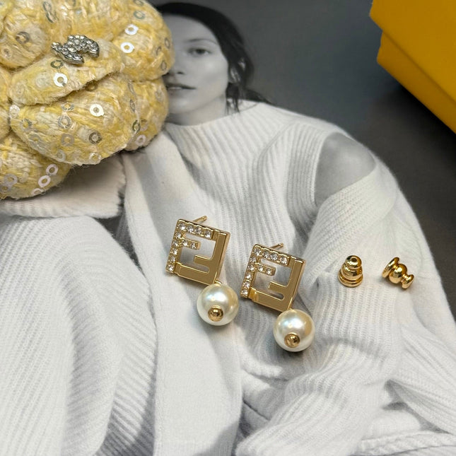 FENDI 26S FF CRYSTAL PEARL DROP EARRINGS IN GOLD TONE METAL 622862