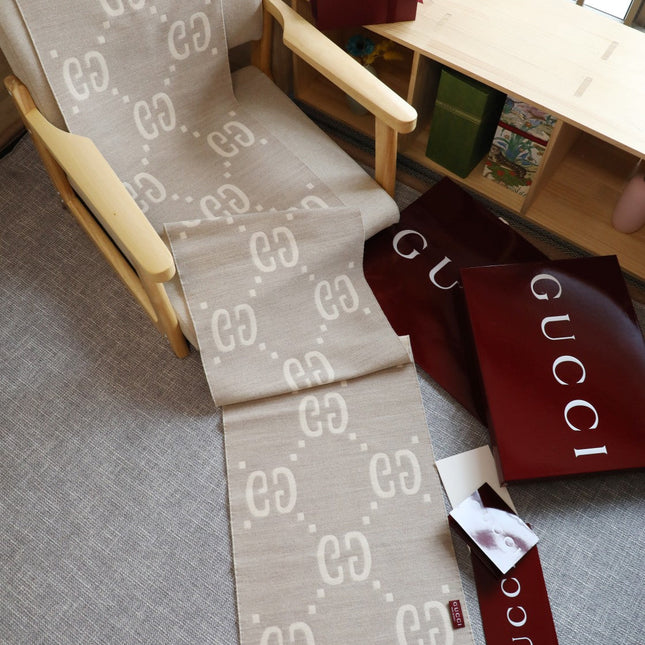 GUCCI 26S SCARF 190 IN WOOL 316616