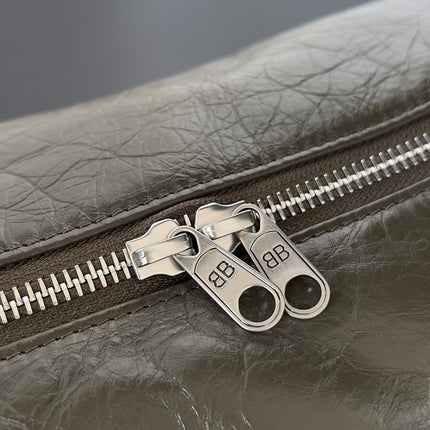 SUPERBUSY SLING BAG 35 IN KHAKI GREEN LAMBSKIN
