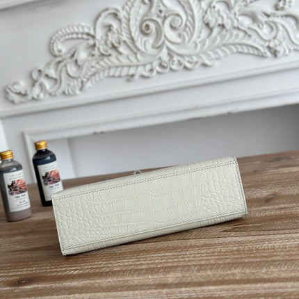 HM 26S KELLY MINI 22MM IN MILKY WHITE CROC EMBOSSED CALFSKIN SILVER KELLY BUCKLE