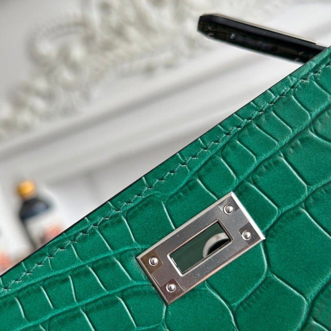 HM 26S KELLY MINI 22MM IN DARK GREEN CROC EMBOSSED CALFSKIN SILVER KELLY BUCKLE