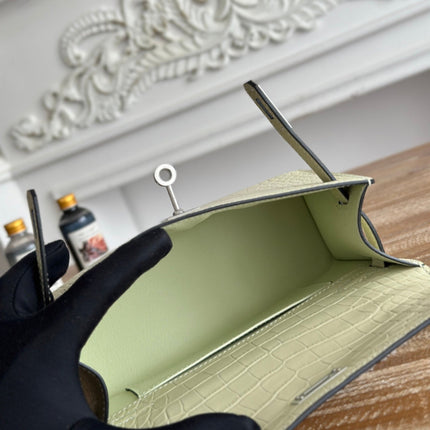 HM 25S KELLY MINI 22 CM IN LIGHT KHAKI LAMBSKIN WITH CROCODILE EMBOSSING AND SILVER HARDWARE