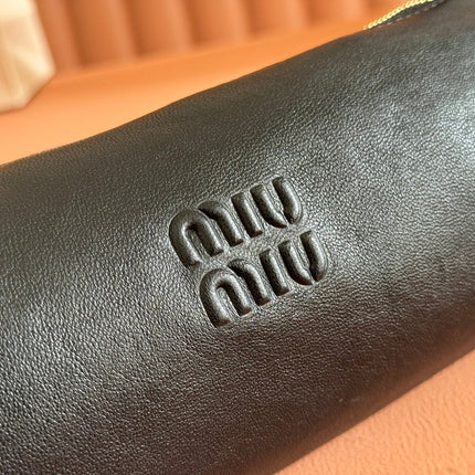 NAPPA POUCH 22 IN BLACK CALFSKIN