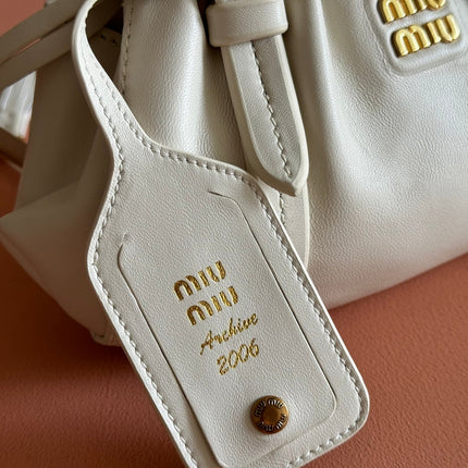 MIUMIU 26S JOIE HAND BAG 22 IN WHITE SHINY LAMBSKIN GOLD HARDWARE