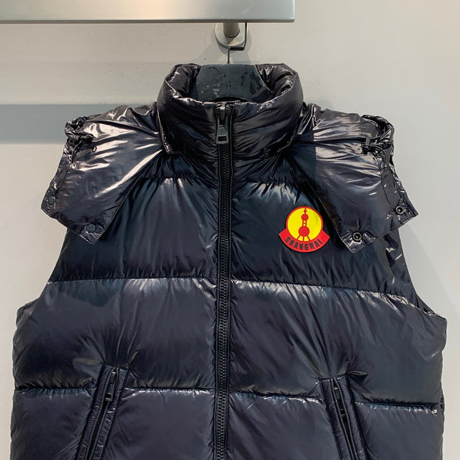 MONCLER 25S SLEEVELESS JACKET 372