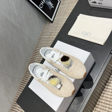 ALO 25S SUNSET SNEAKER IN BEIGE SUEDE WITH PUFF CHARM