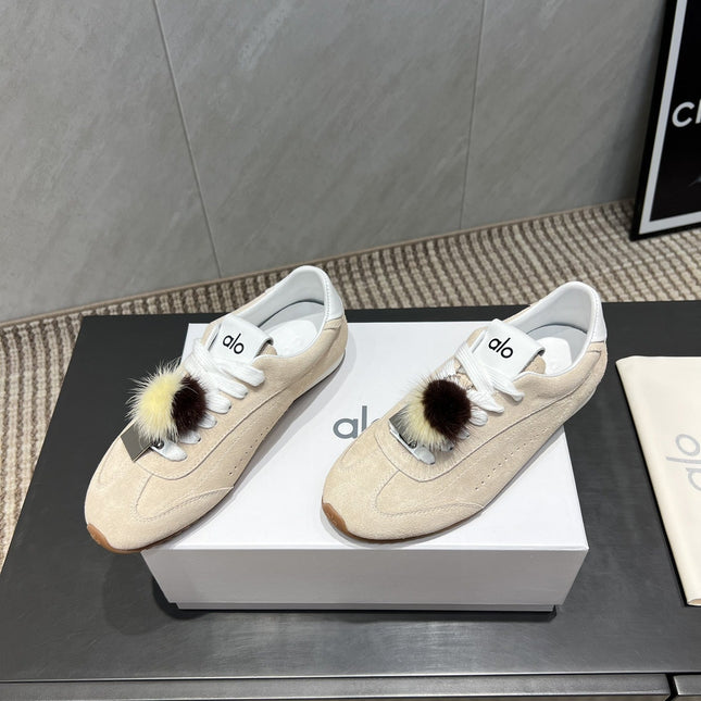 ALO 25S SUNSET SNEAKER IN BEIGE SUEDE WITH PUFF CHARM