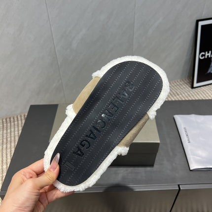 BALENCIAGA 25S SLIPPERS IN DARK BEIGE SUEDE AND WHITE WOOL