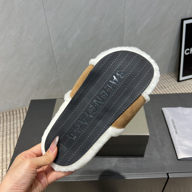 BALENCIAGA 25S SLIPPERS IN LIGHT BROWN SUEDE AND WHITE WOOL