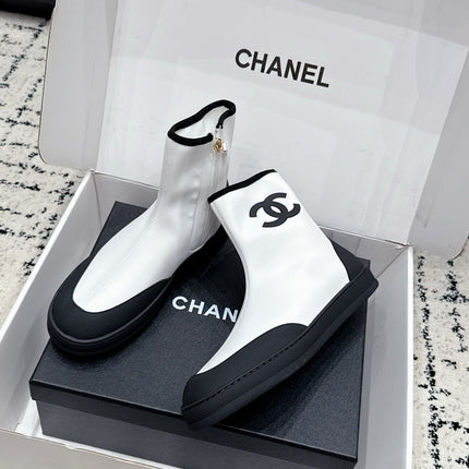 CHANEL 26S ZIPPER BOOTS IN WHITE MIX BLACK FABRIC AND LAMBSKIN