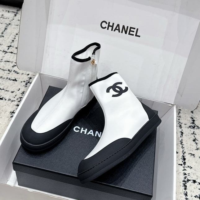 CHANEL 26S ZIPPER BOOTS IN WHITE MIX BLACK FABRIC AND LAMBSKIN